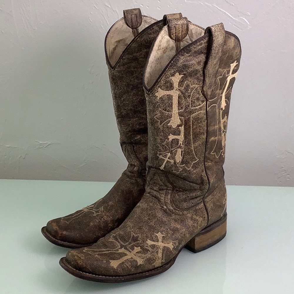 Circle G Crosses Embroidered Distressed square toe western cowgirl boots size 9M
